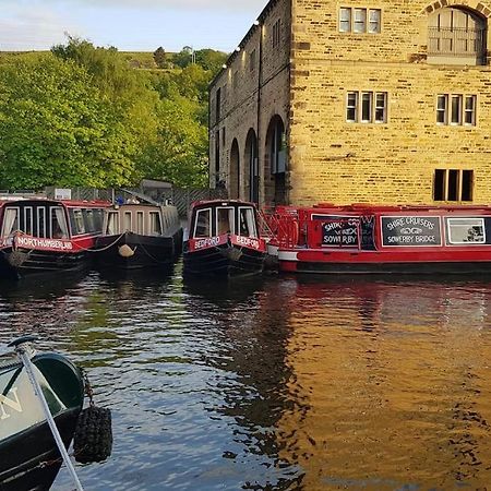 Bowie'S Abode Sowerby Bridge Exteriör bild