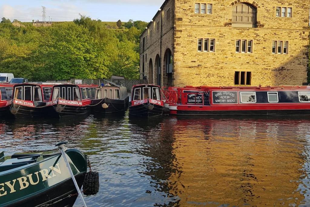 Bowie'S Abode Sowerby Bridge Exteriör bild